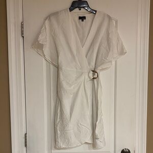 Lucy Paris White Lined Wrap Dress with Elegant Detail XS